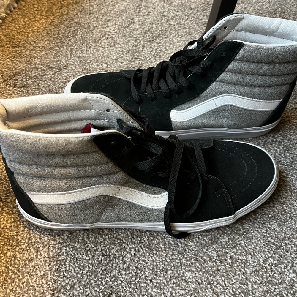 Mens Vans 11.5 high tops.